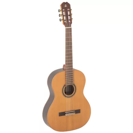 Admira Irene klasszikus gitár