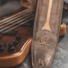 Ortega OSBS-3 Eredeti bőr basszusgitár pánt