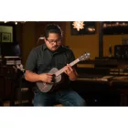 Ortega RUEB-TE Tenor ukulele, tokkal